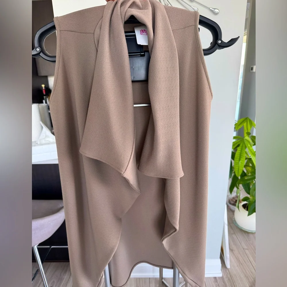 Seven Sisters Taupe Drape Vest - Picture 3 of 11